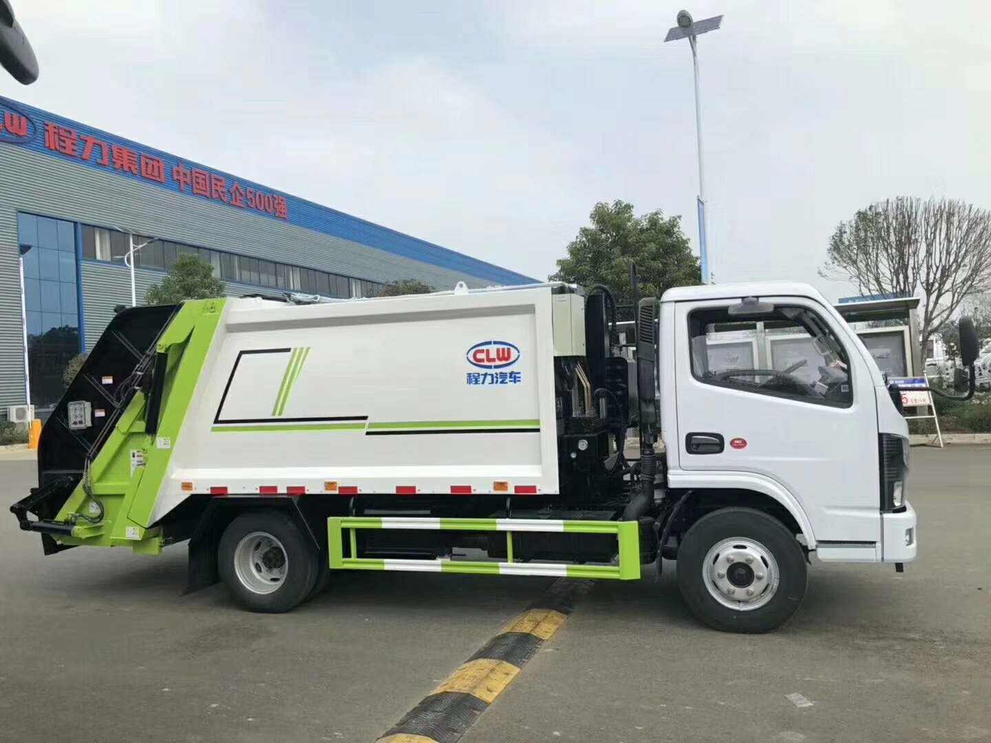 勁爆！壓縮垃圾車