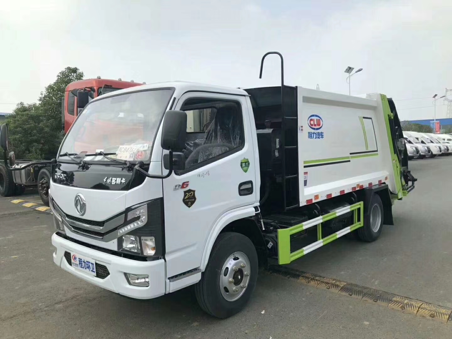 勁爆！壓縮垃圾車
