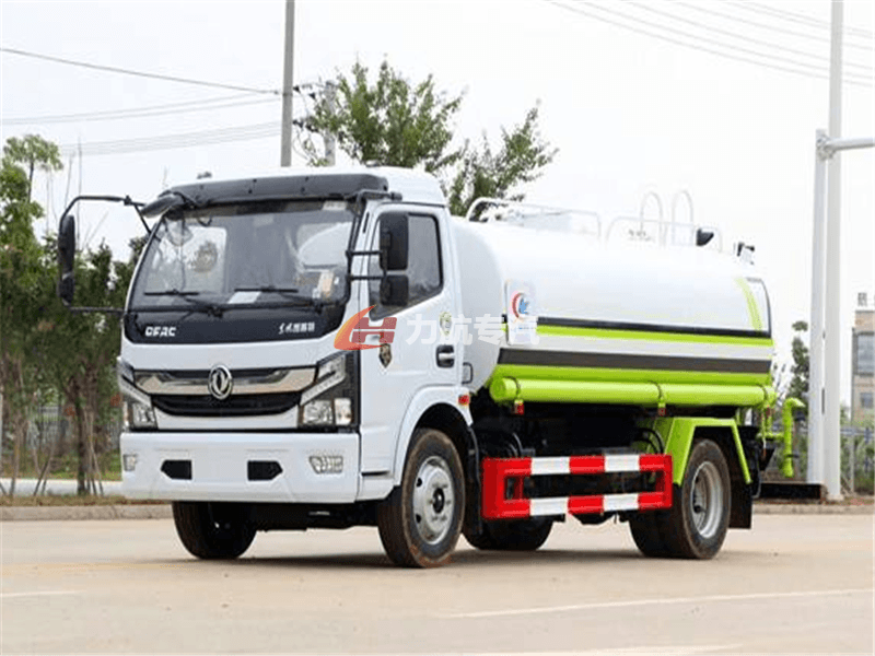 国六D7东风凯普特8方洒水车图片