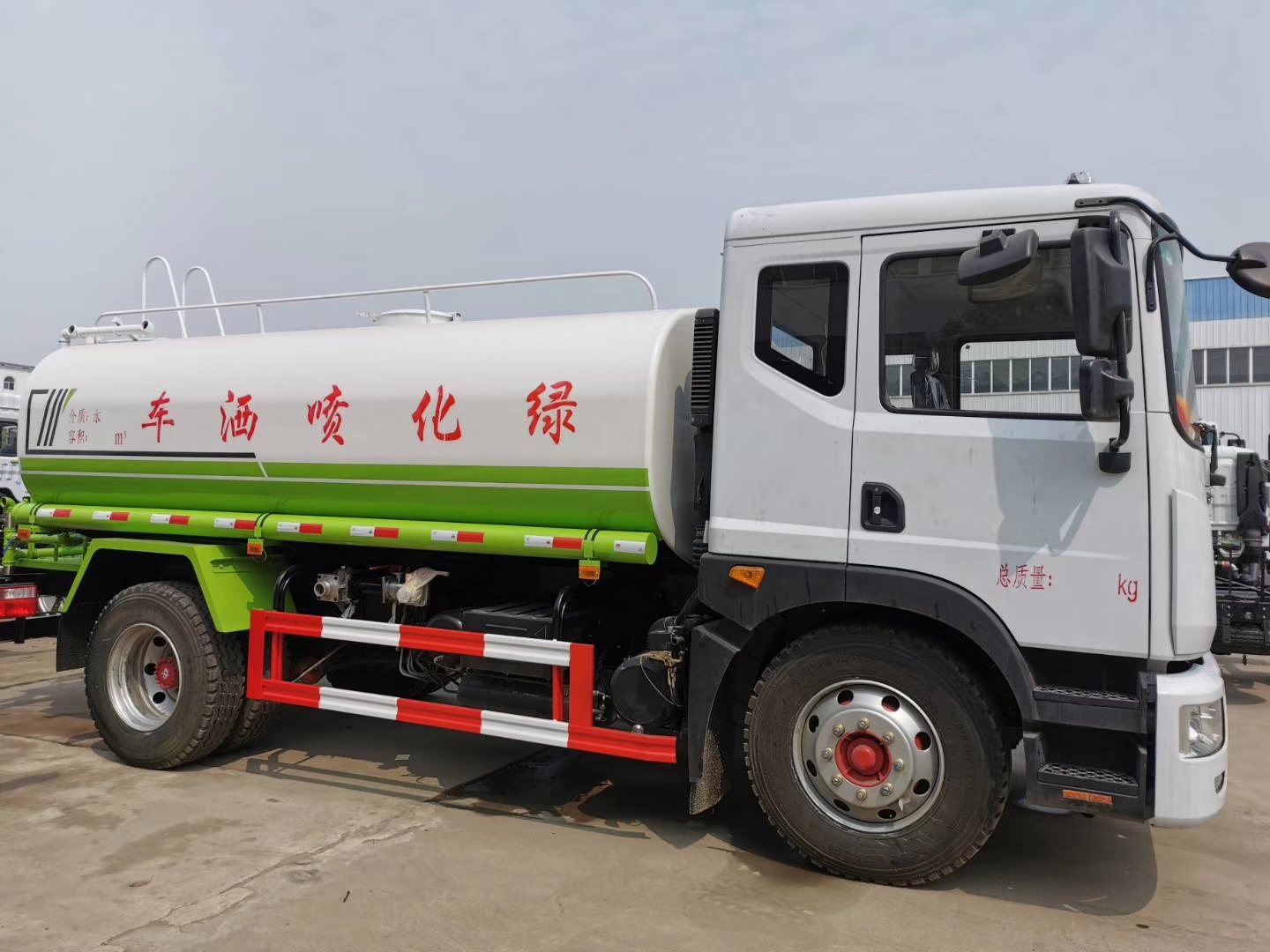 國六灑水車 灑水車在哪里買 ？