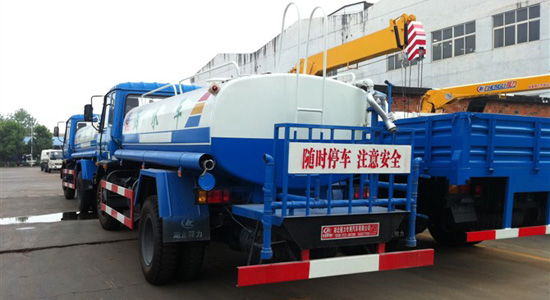 東風(fēng)多利卡12方灑水車