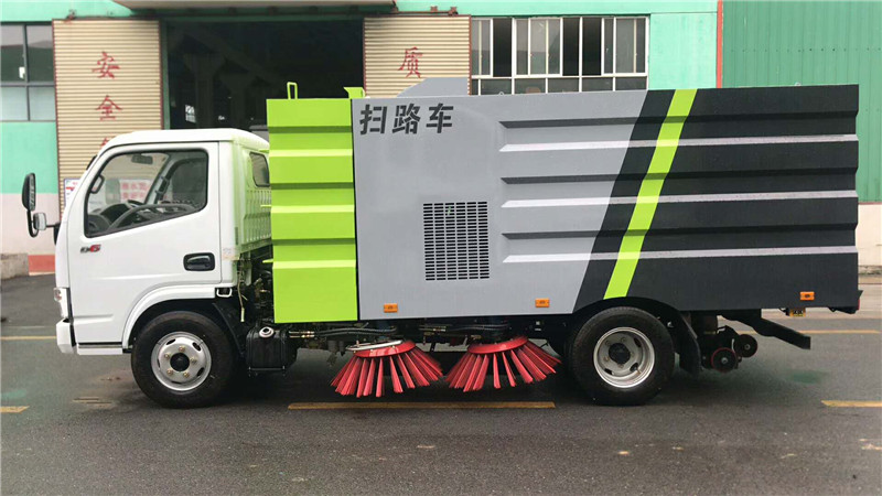 新中绿扫路车 (3)