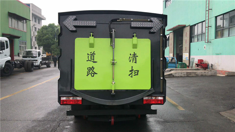 新中綠掃路車 (5)