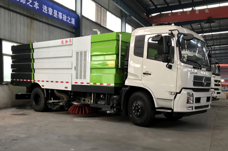 東風天錦16方洗掃車前側(cè)方圖