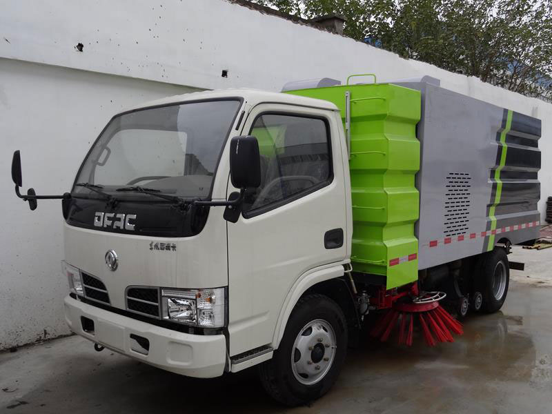 東風福瑞卡9方洗掃車前側(cè)面圖