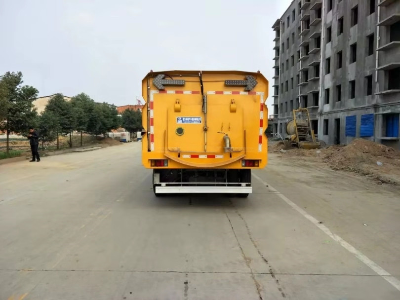  五十鈴洗掃車