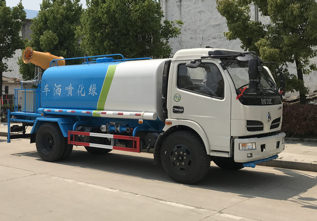 东风福瑞卡8吨雾炮洒水车