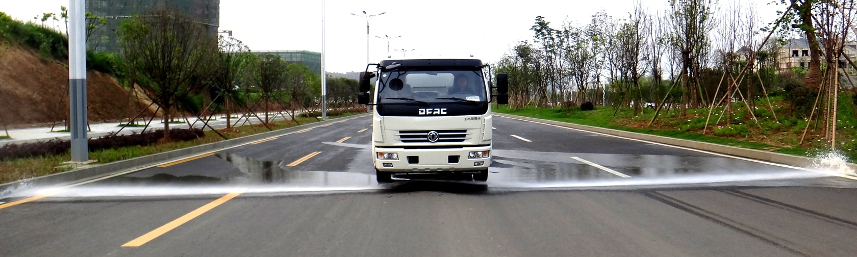 灑水車圖片
