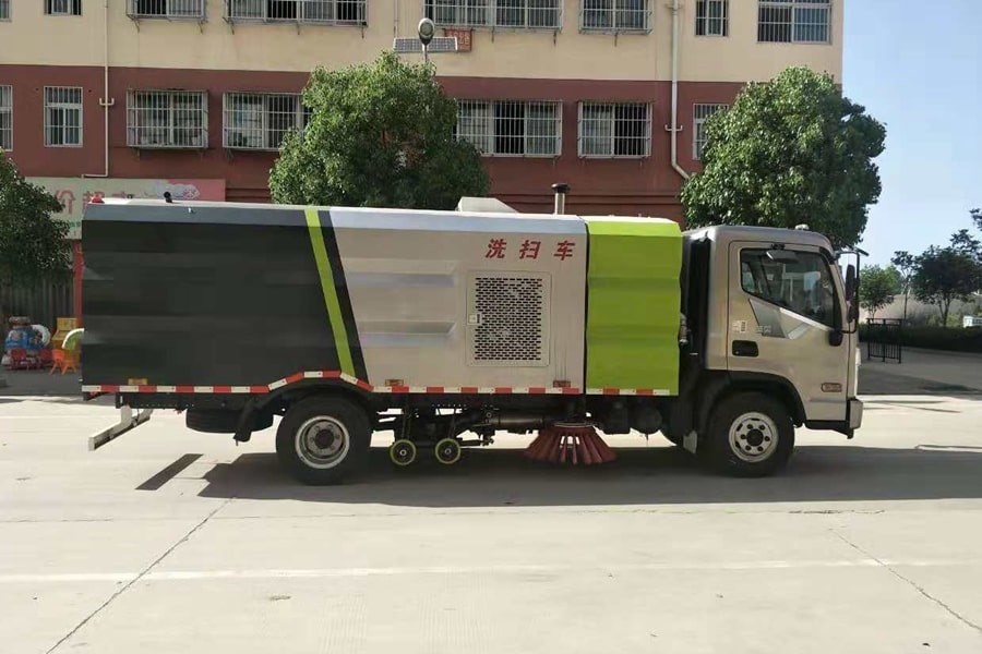 现代5吨洗扫车