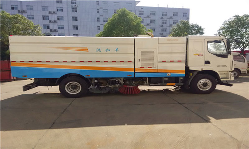 柳汽乘龍16方洗掃車正側(cè)面圖