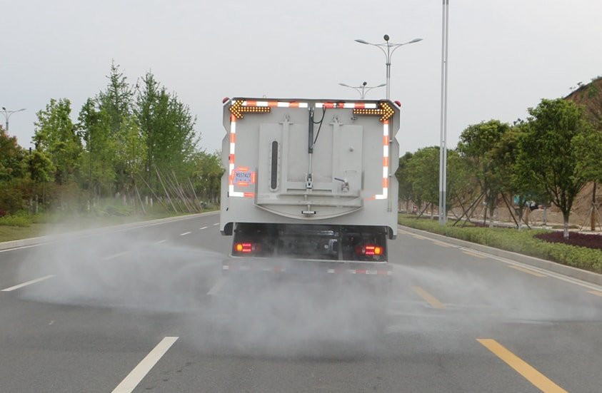 东风天锦洗扫车