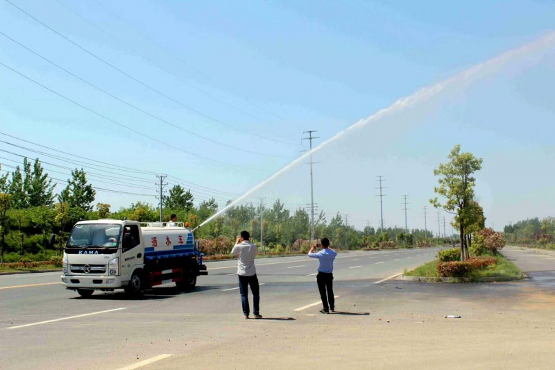 凯马5吨洒水车高压水泡