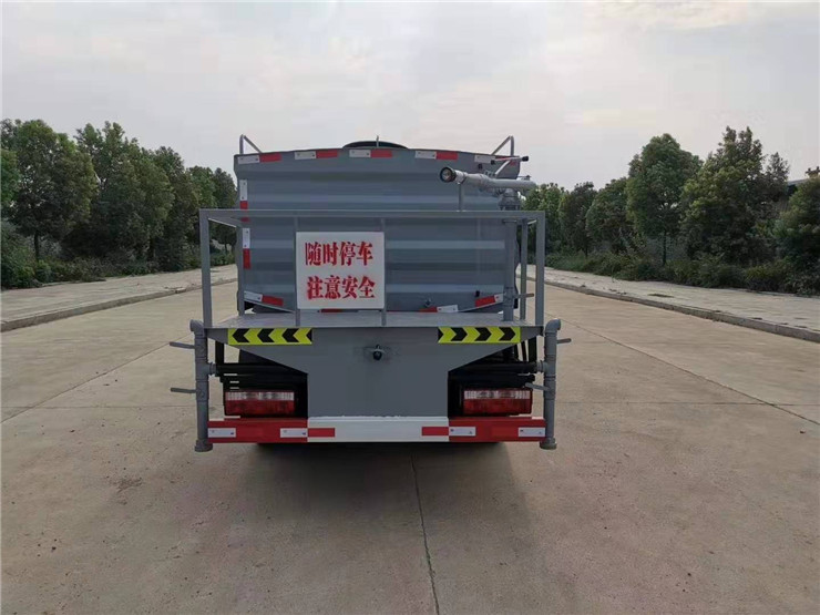 東風(fēng)D6多利卡藍(lán)牌4-5噸多功能抑塵霧炮灑水車_20191219134452.jpg