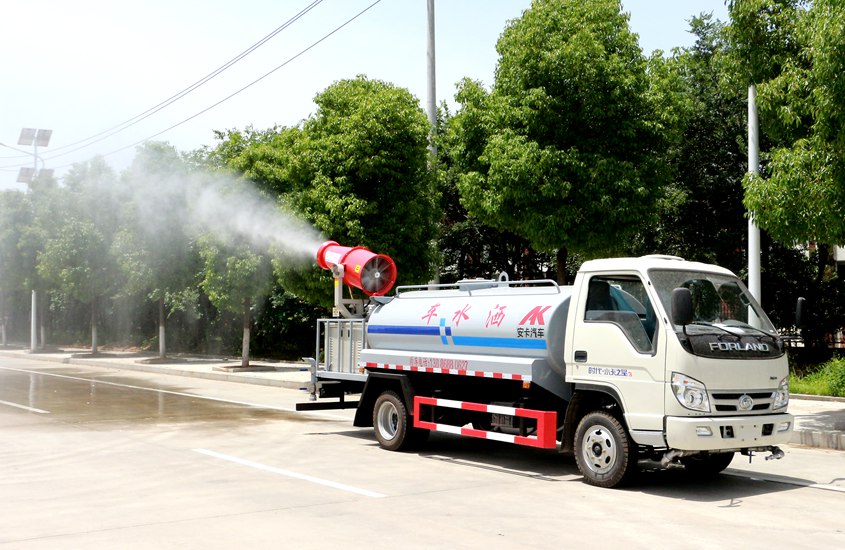 福田4噸霧炮車噴霧圖片