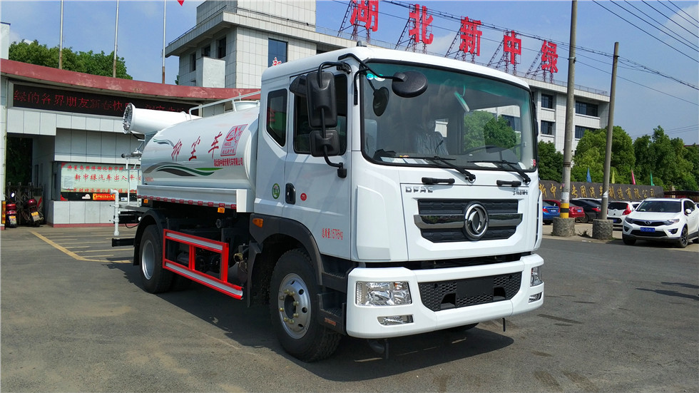 東風(fēng)d9灑水車圖片