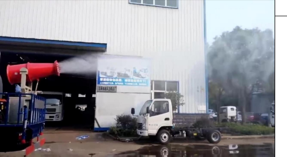 東風綠化灑水車 灑水車配件 灑水車工作狀態(tài)