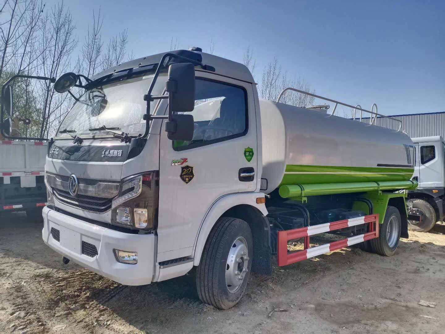 國(guó)六東風(fēng)D7 8方灑水車 綠化東風(fēng)灑水車