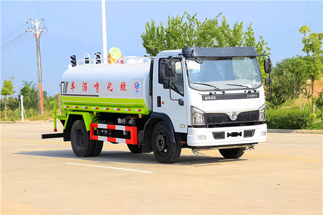 國(guó)六東風(fēng)福瑞卡9.2方灑水車圖片