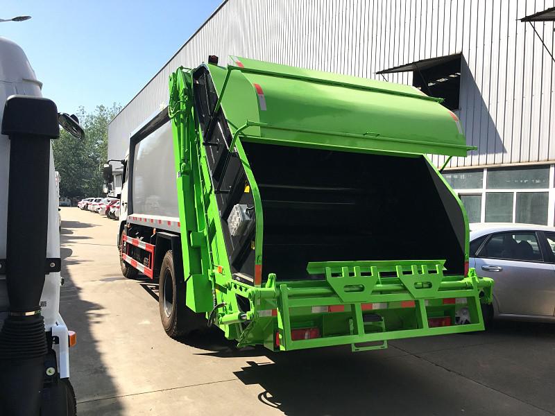 東風(fēng)3300軸距壓縮垃圾車批量生產(chǎn)廠家