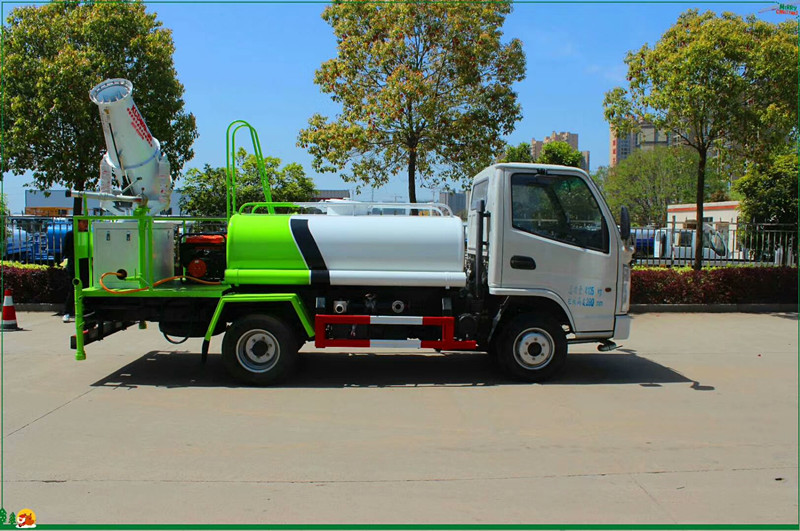 凱馬2.4噸藍(lán)牌小型灑水車 凱馬2.4噸藍(lán)牌小型灑水車圖片