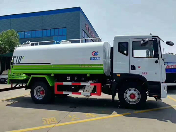 凱馬2.4噸藍(lán)牌小型灑水車 凱馬2.4噸藍(lán)牌小型灑水車圖片