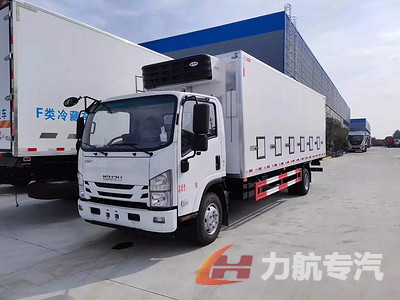 國(guó)六五十鈴雛6米8禽運(yùn)輸車(chē)圖片