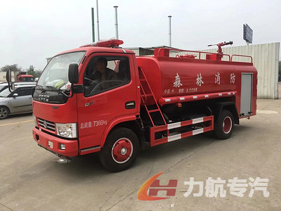 東風多利卡5噸消防灑水車圖片