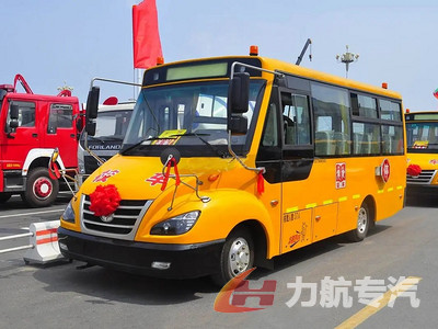 37座小學生校車圖片