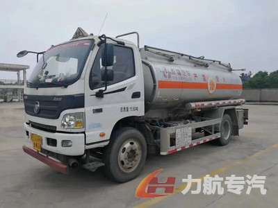 福田8噸加油車圖片