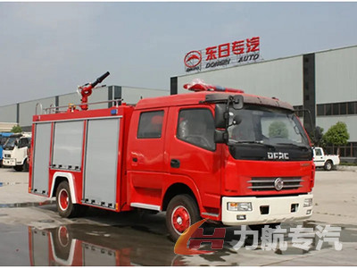 東風(fēng)多利卡水罐消防車圖片