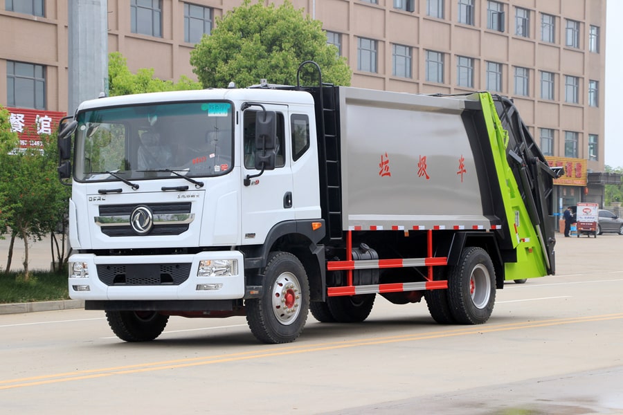 東風(fēng)12方壓縮式垃圾車(chē)整車(chē)外觀1